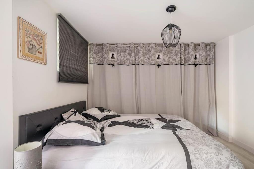 Superbe Appartement Avec Parking Gratuit Lons-le-Saunier Dış mekan fotoğraf