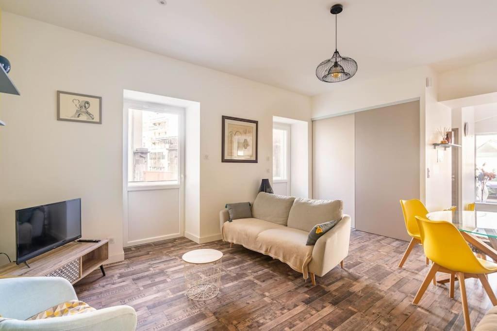 Superbe Appartement Avec Parking Gratuit Lons-le-Saunier Dış mekan fotoğraf